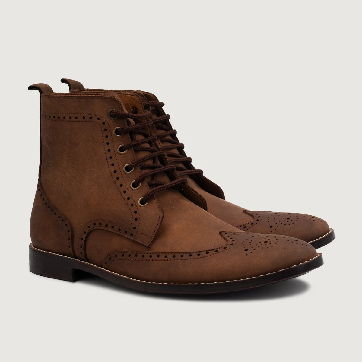 Duster Brogues Derby Oil Pull-up Bruin Leren laarzen voor Heren in Brown Full-Grain Leather - Vooraanzicht & getailleerd silhouet | Online kopen