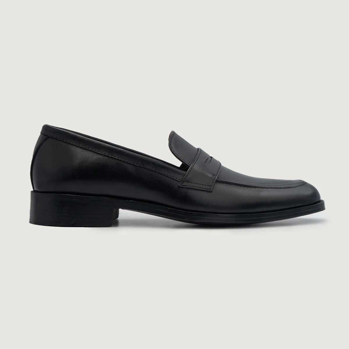 Black Full-Grain leather Loafers - Goodyear-welt constructie & neusdetail