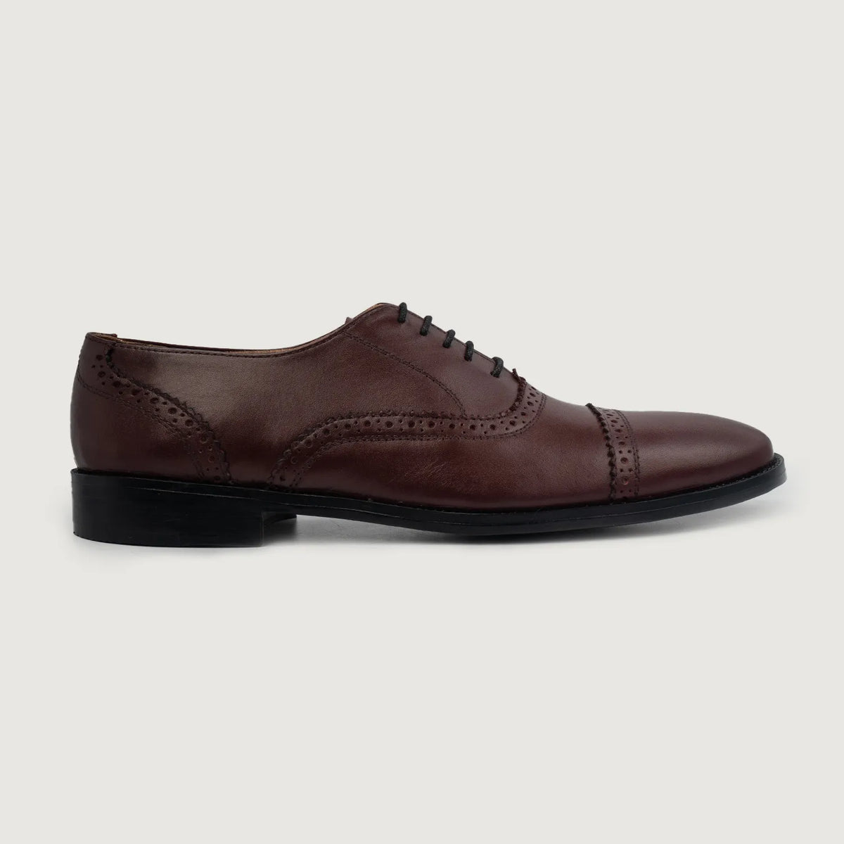 Maroon Full-Grain leather Shoes - Goodyear-welt constructie & neusdetail