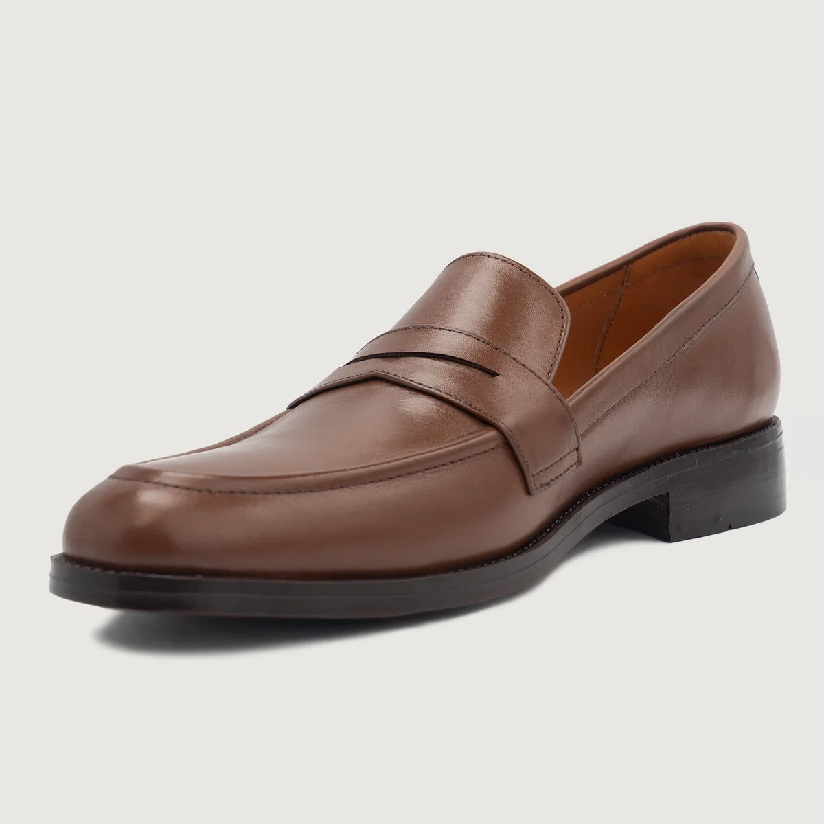 High-Traction Rubber Outsole & Lug Tread Pattern on Baxton Bruin Leren loafers voor Heren