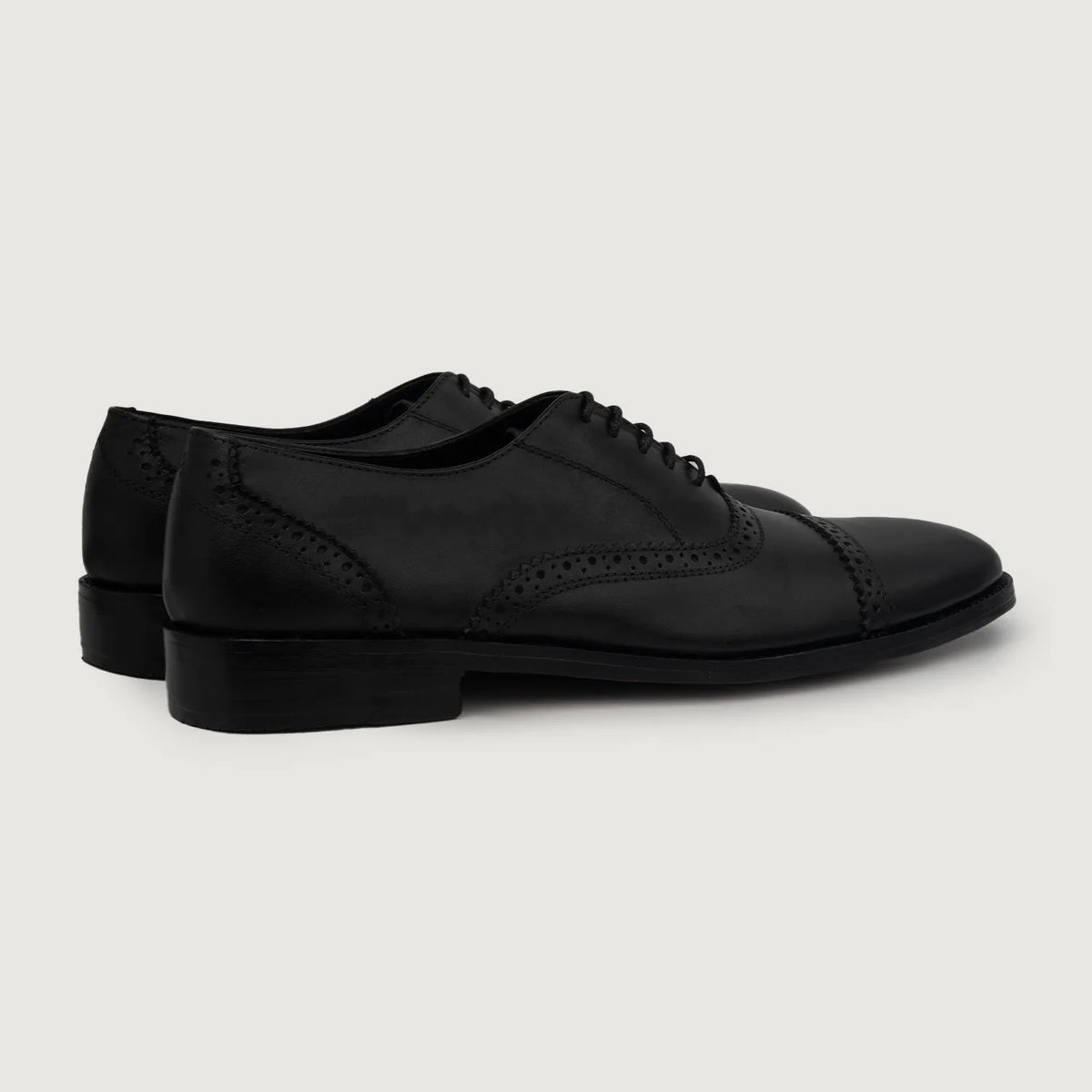 High-Traction Rubber Outsole & Lug Tread Pattern on Greyson Brogues Oxford Zwart Leren schoenen voor Heren For Men