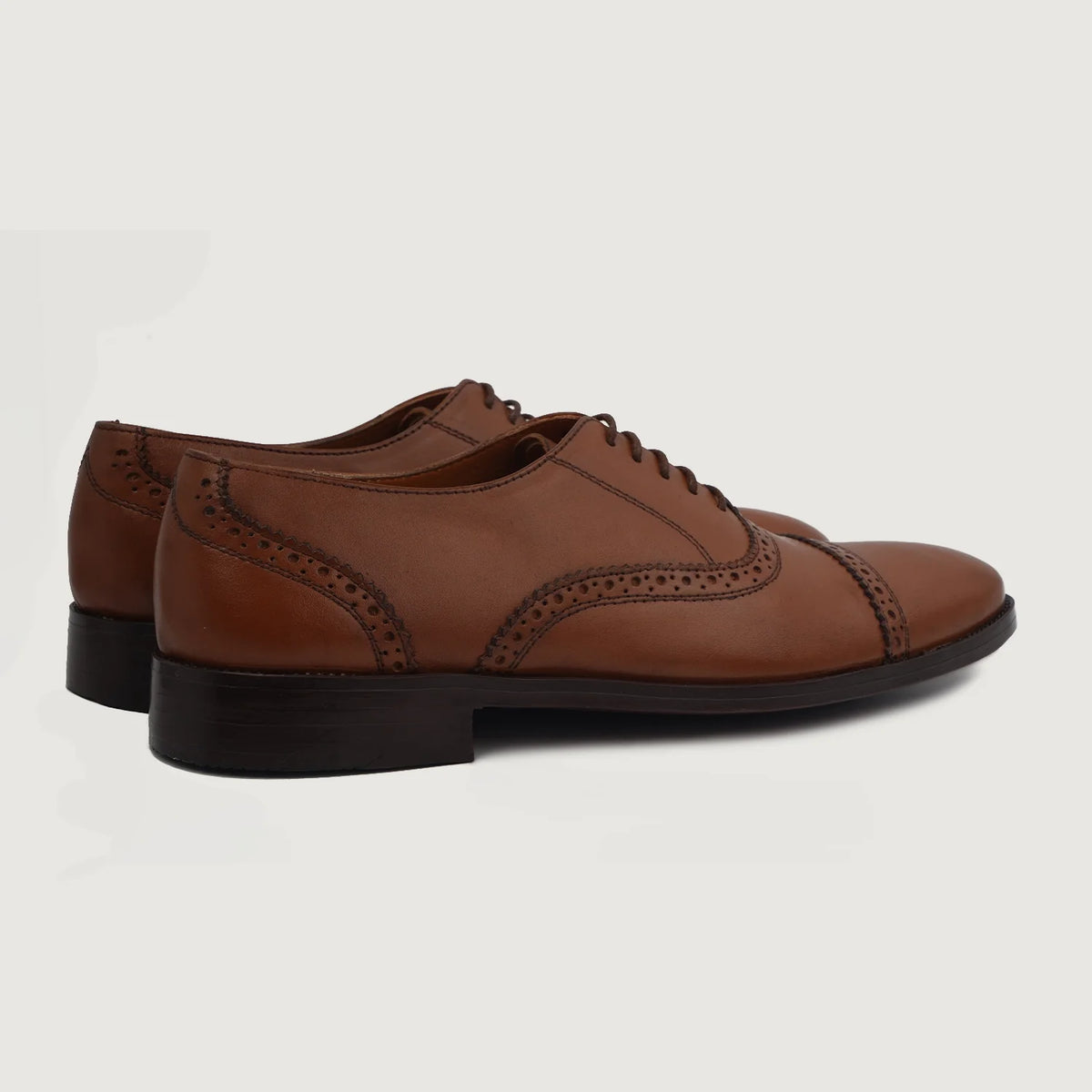 High-Traction Rubber Outsole & Lug Tread Pattern on Greyson Brogues Oxford Lichtbruin Leren schoenen voor Heren For Men