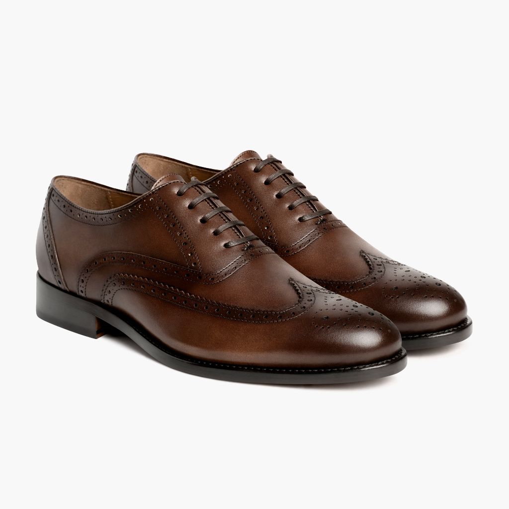 Aviator Cinnamon Leren schoenen voor Heren in Classic Full-Grain Leather - Vooraanzicht & getailleerd silhouet | Online kopen