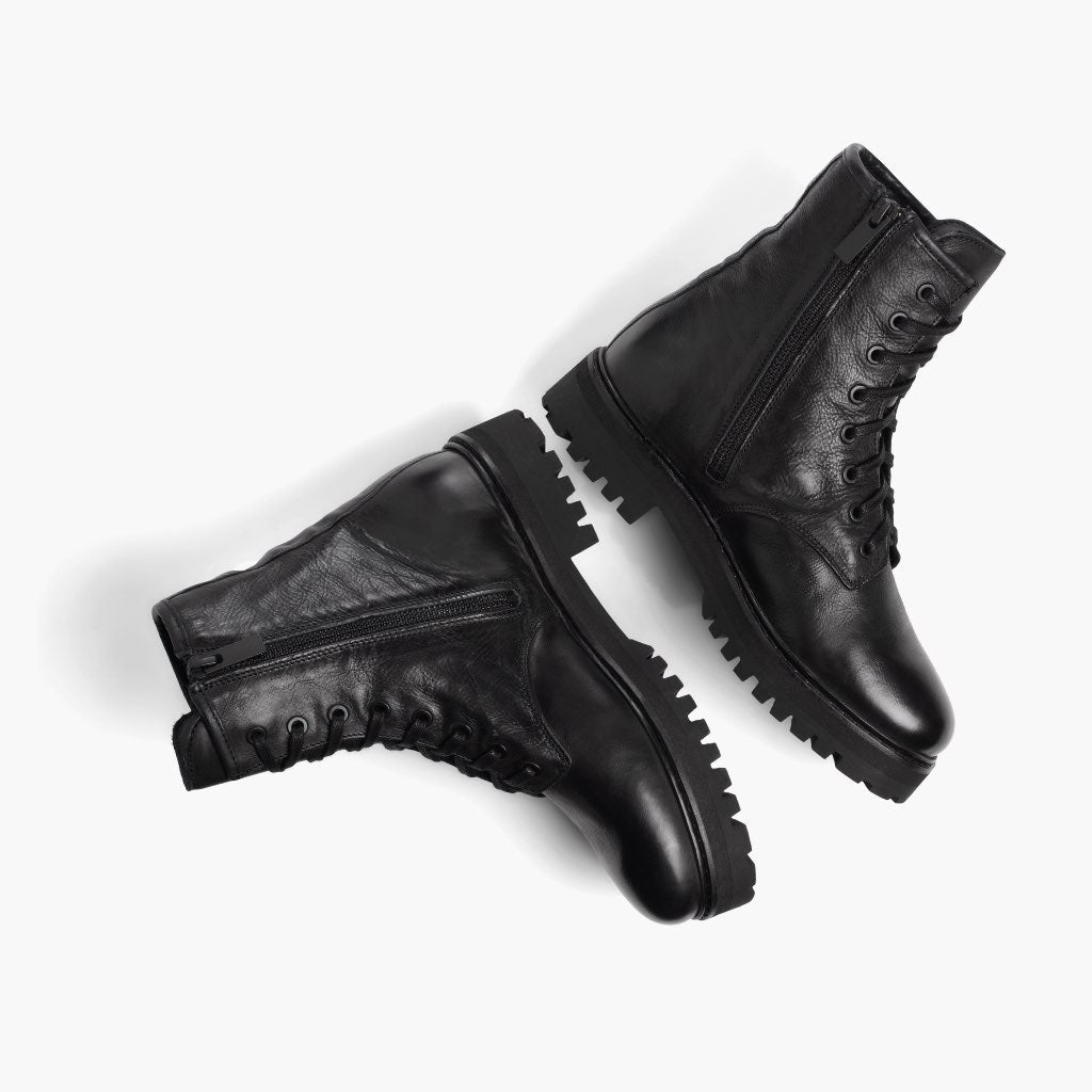 High-Traction Rubber Outsole & Lug Tread Pattern on Combat Zwart Leren laarzen voor Dames