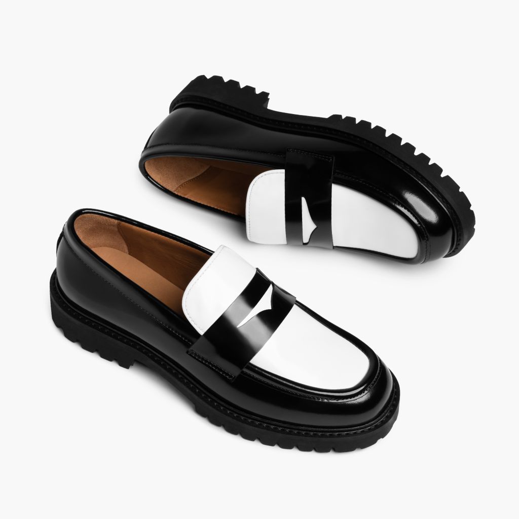 High-Traction Rubber Outsole & Lug Tread Pattern on Penny Zwart & White Leren loafers voor Dames