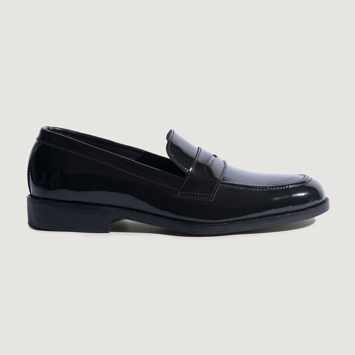 Patent Black Full-Grain leather Loafers - Goodyear-welt constructie & neusdetail