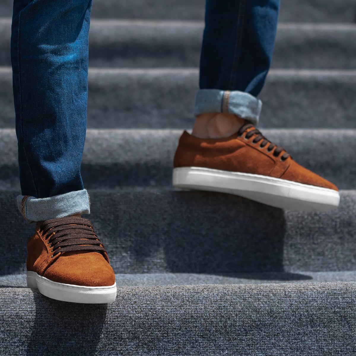 Murphy Low Top Bruin Suede Leren sneakers voor Heren - Versterkte hielkap & precisie dubbele stiksels
