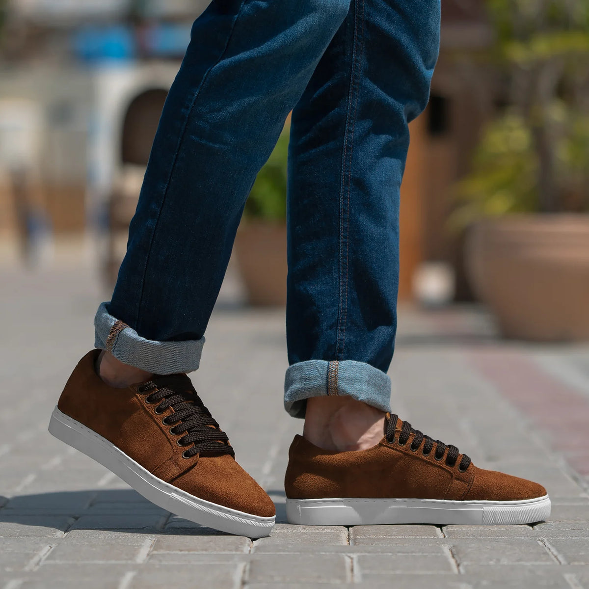 Brown Goatskin Suede Leather Sneakers - Goodyear-welt constructie & neusdetail