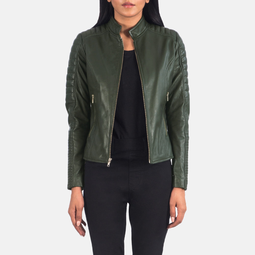 
Adalyn Gewatteerd Groen Leren Bikerjack voor Dames in Green Sheepskin Leather - Vooraanzicht & getailleerd silhouet | Online kopen