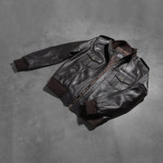 Styled Fit Perspective of Men's Agent Shadow Bruin Leren Bomberjack voor Heren on Model - Natural Daylight Drape