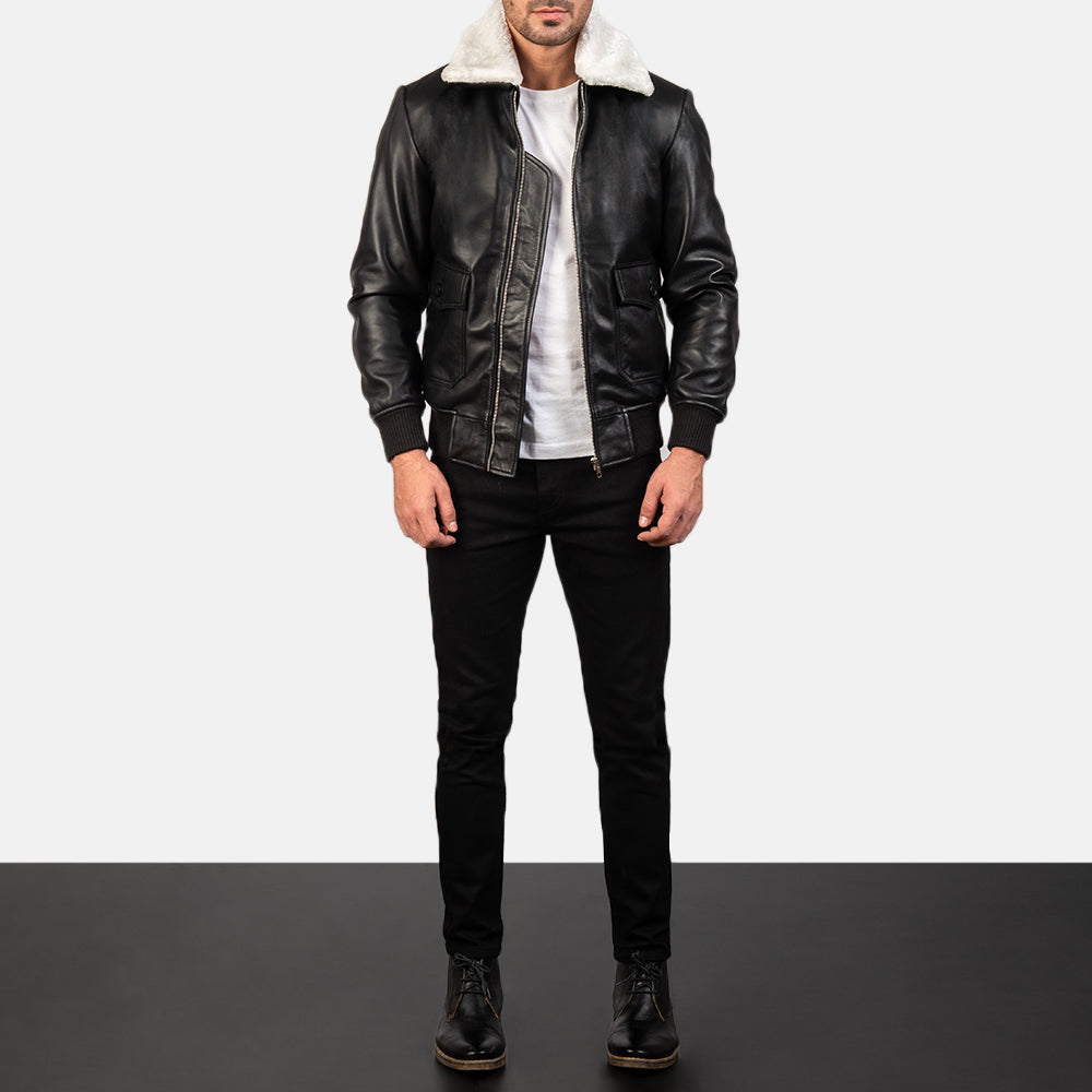 
Airin G-1 Black & White Leather Bomber Jacket - Zijaanzicht met ergonomische mouwsnede