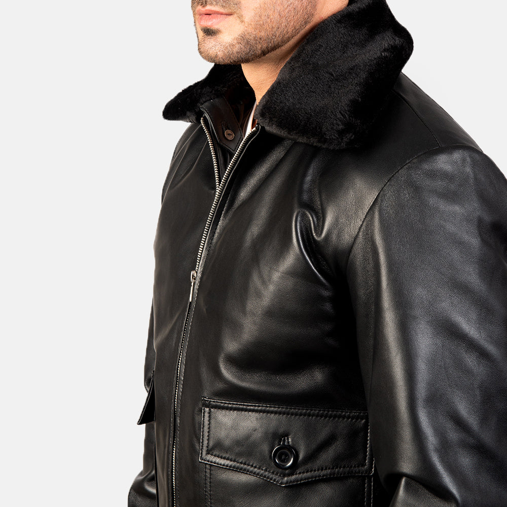 
Binnenweergave Showing Quilted Viscose Lining & Twee functionele binnenzakken