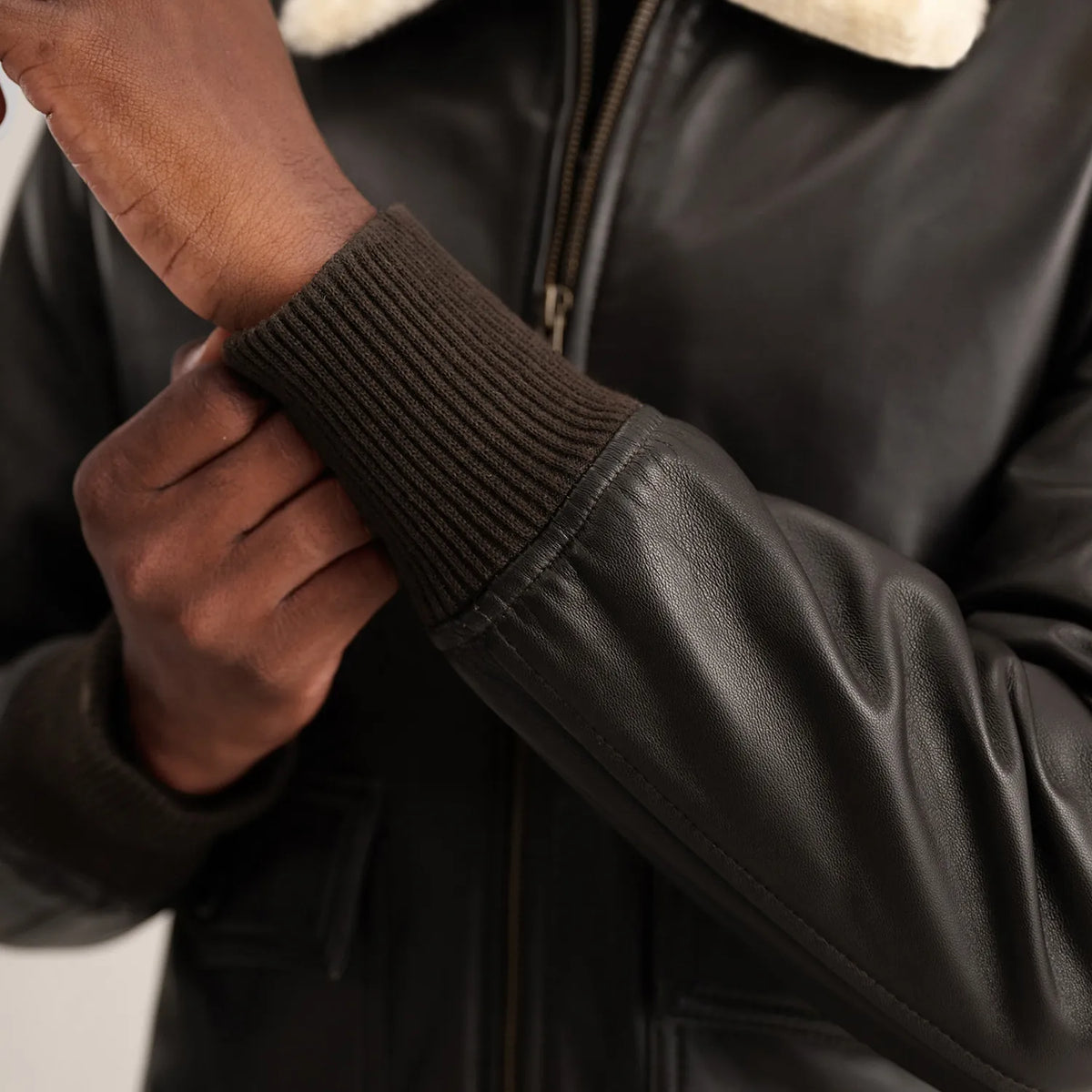 
Binnenweergave Showing Quilted Viscose Lining & Twee functionele binnenzakken