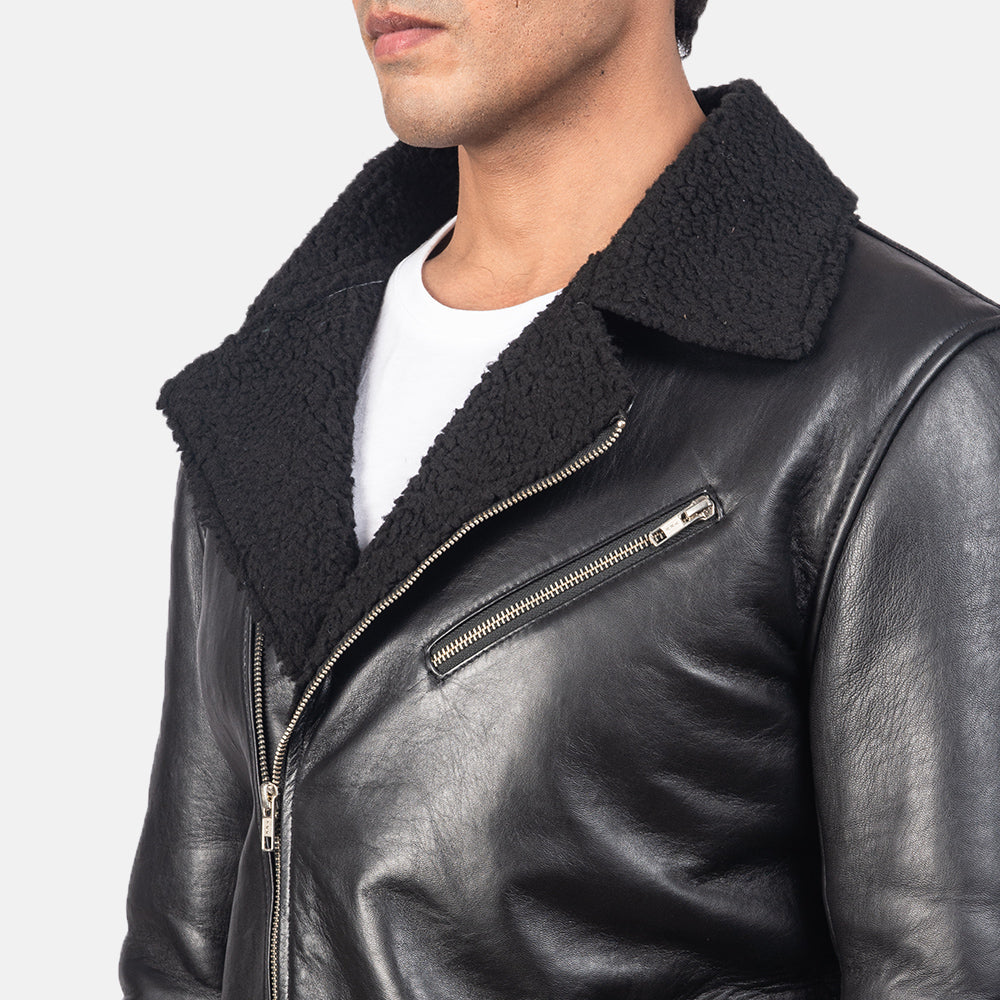 
Binnenweergave Showing Quilted Viscose Lining & Twee functionele binnenzakken