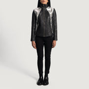 Close-Up Detail of High Neck &amp; Zipper Hardware on Women's Alia Metallic Zwart Leren Bikerjack voor Dames