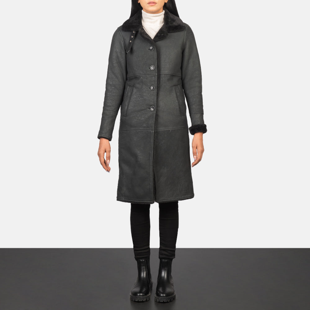 Women's Alina Shearling Zwart Leren Jas voor Dames - Lateral Side Profile View Showing Sleeve Cut &amp; Athletic Taper Fit