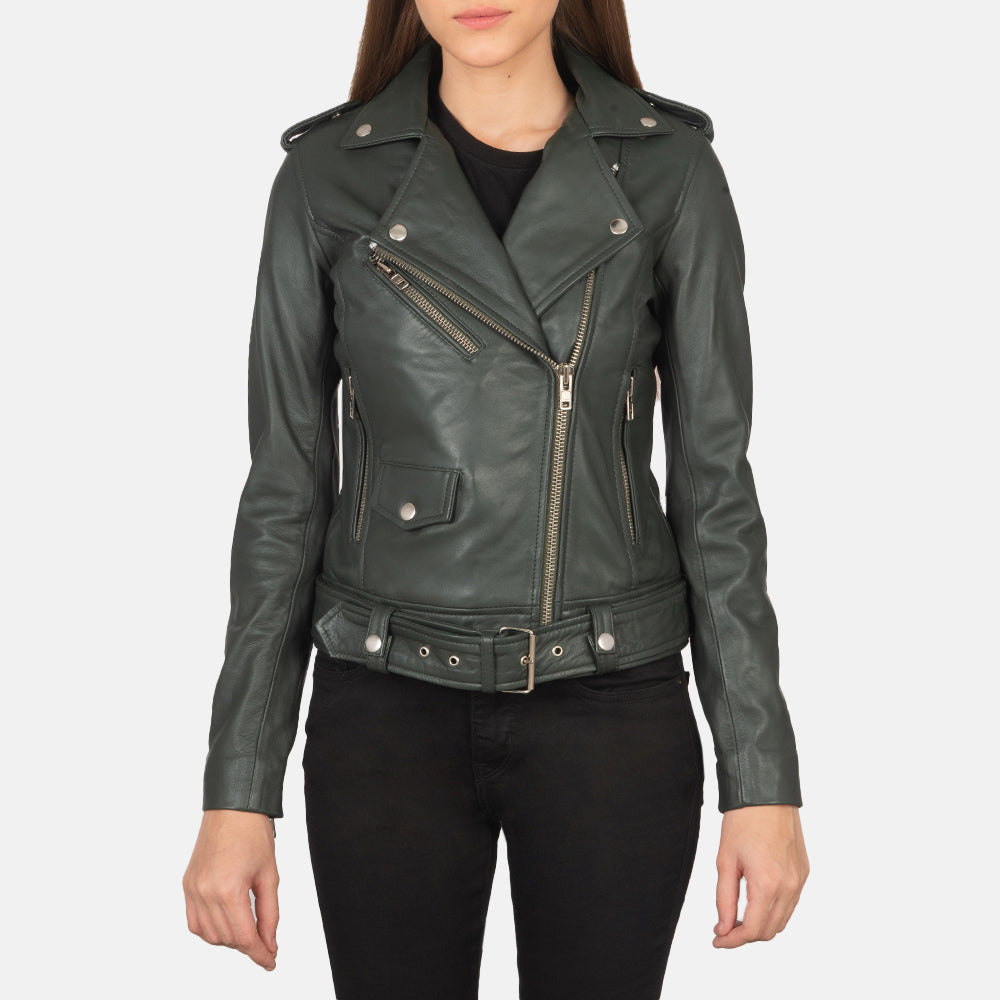 Close-Up Detail of Notch &amp; Zipper Hardware on Women's Alison Groen Leren Bikerjack voor Dames