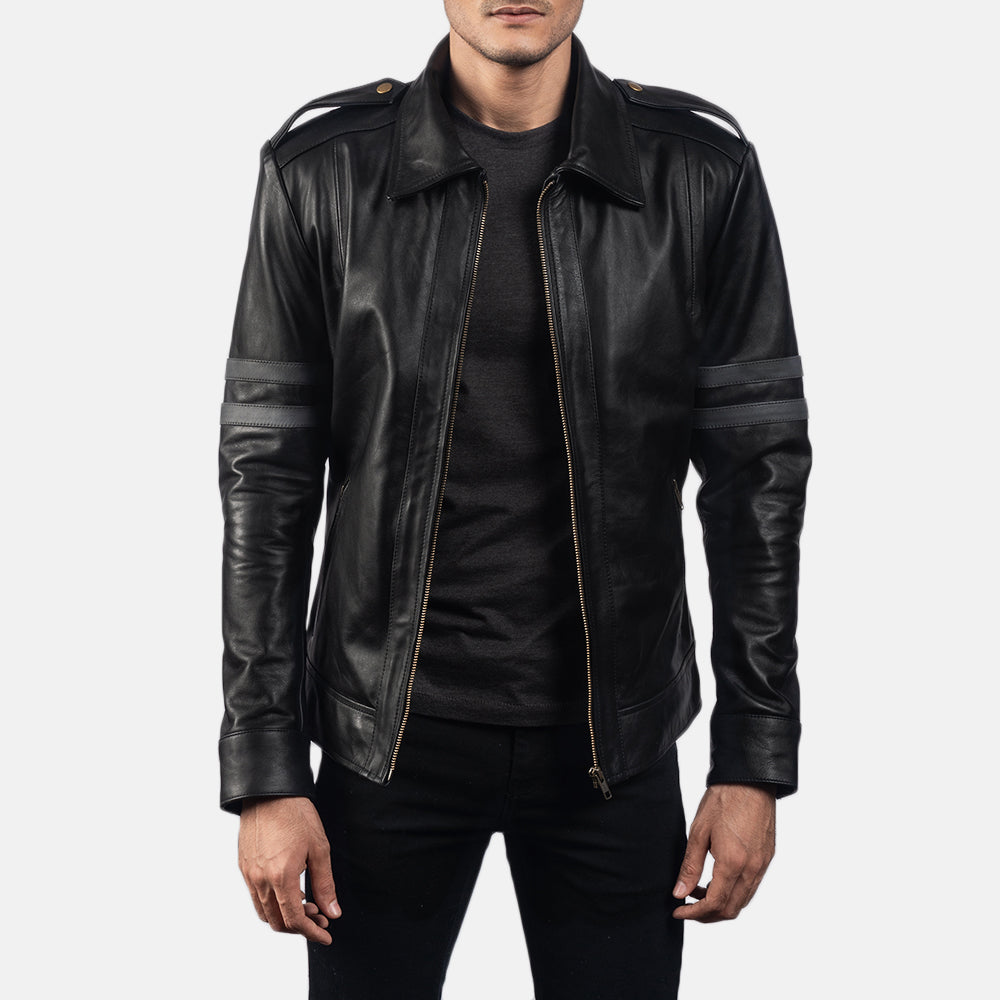 Close-Up Detail of Shirt &amp; Zipper Hardware on Armstrong Zwart Leren Bikerjack voor Heren