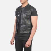 
Black Sheepskin Leather Biker Jacket - Achteraanzicht met getailleerde schouders & strakke zoom