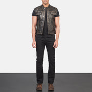 
Atlas Moto Distressed Bruin Leren Gilet voor Heren - Zijaanzicht met ergonomische mouwsnede