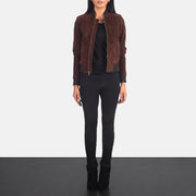 Women's Bliss Bruin Suede Leren Bomberjack voor Dames - Lateral Side Profile View Showing Sleeve Cut &amp; Athletic Taper Fit