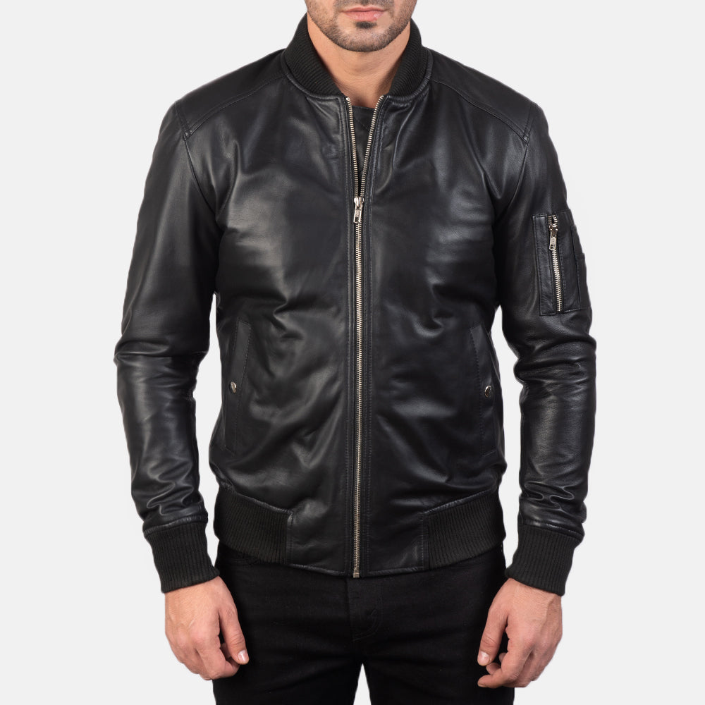 
Detailopname of Rib Knit & Zipper Hardware on Bomia Ma-1 Black Leather Bomber Jacket