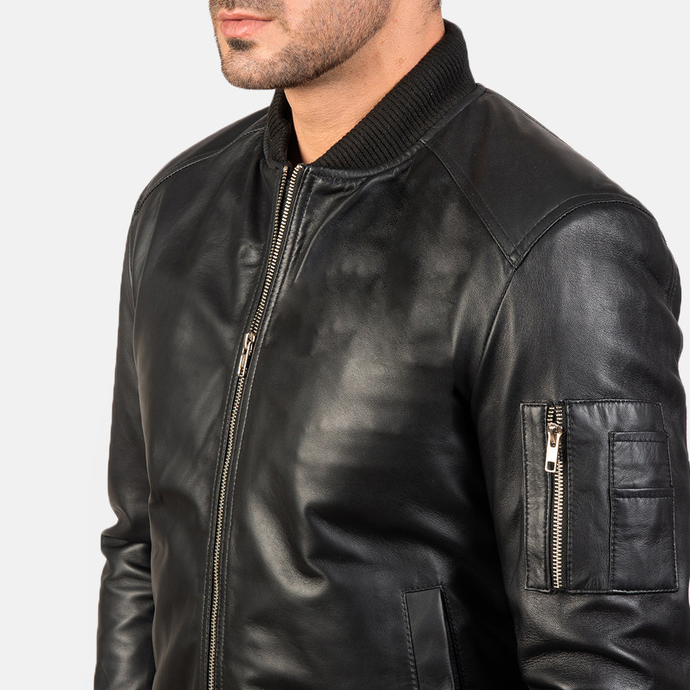
Binnenweergave Showing Quilted Viscose Lining & Twee functionele binnenzakken