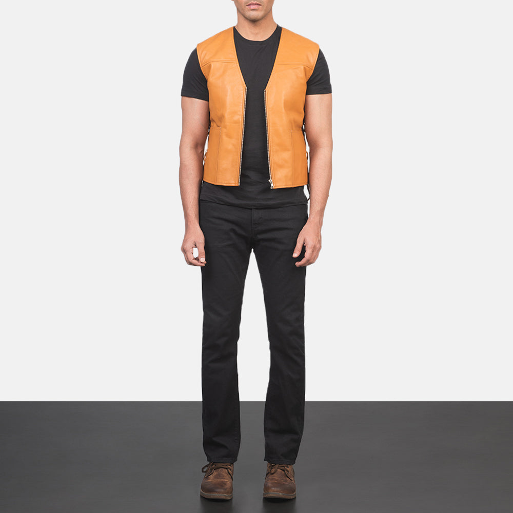 Men's Brandon Lichtbruin Bruin Leren Gilet voor Heren - Lateral Side Profile View Showing Sleeve Cut &amp; Athletic Taper Fit