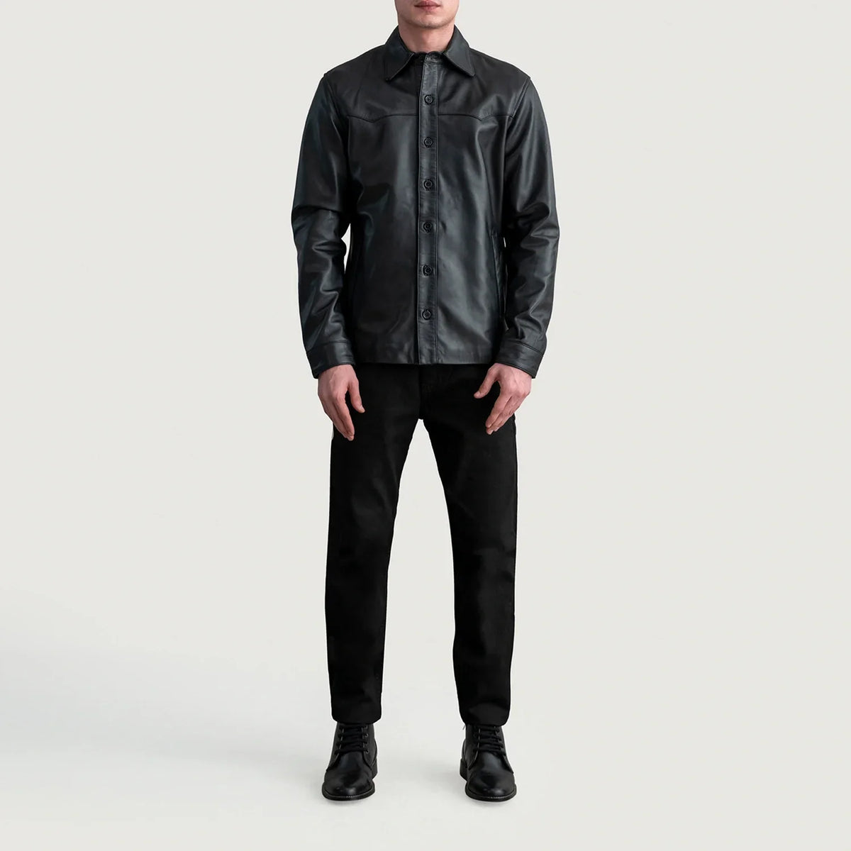 Close-Up Detail of Shirt &amp; Buttons Hardware on Bronco Zwart Leather Shirt voor Heren