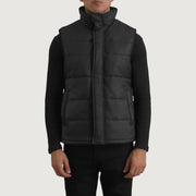 Close-Up Detail of Classic Collar &amp; Zipper With Placket Hardware on Bryan Zwart Puffer Vest voor Heren