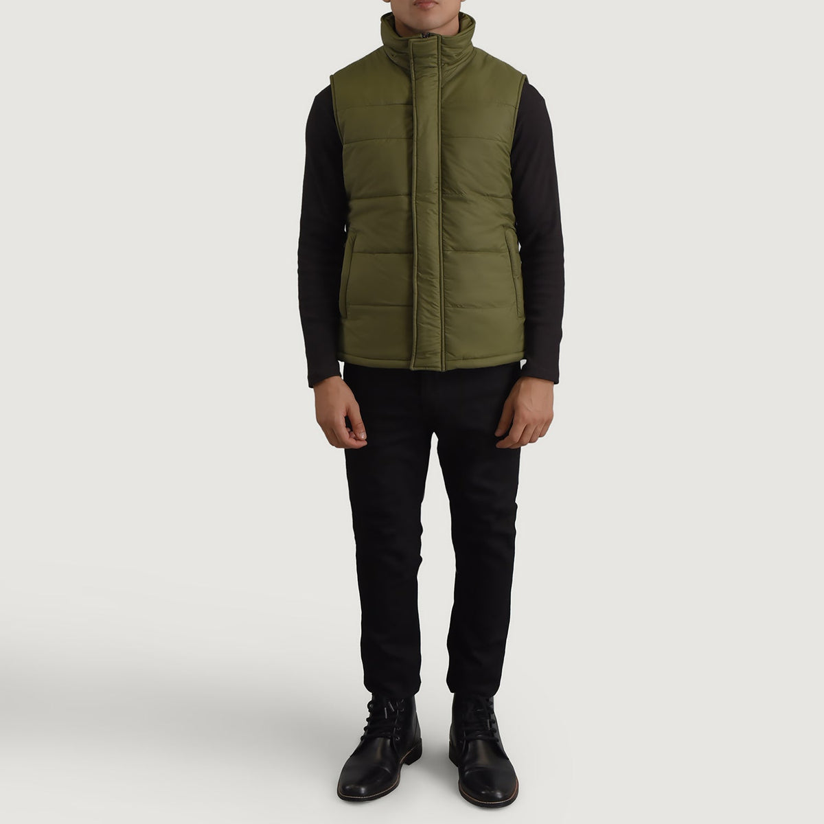 Bryan Groen Puffer Vest voor Heren - Lateral Side Profile View Showing Sleeve Cut &amp; Athletic Taper Fit