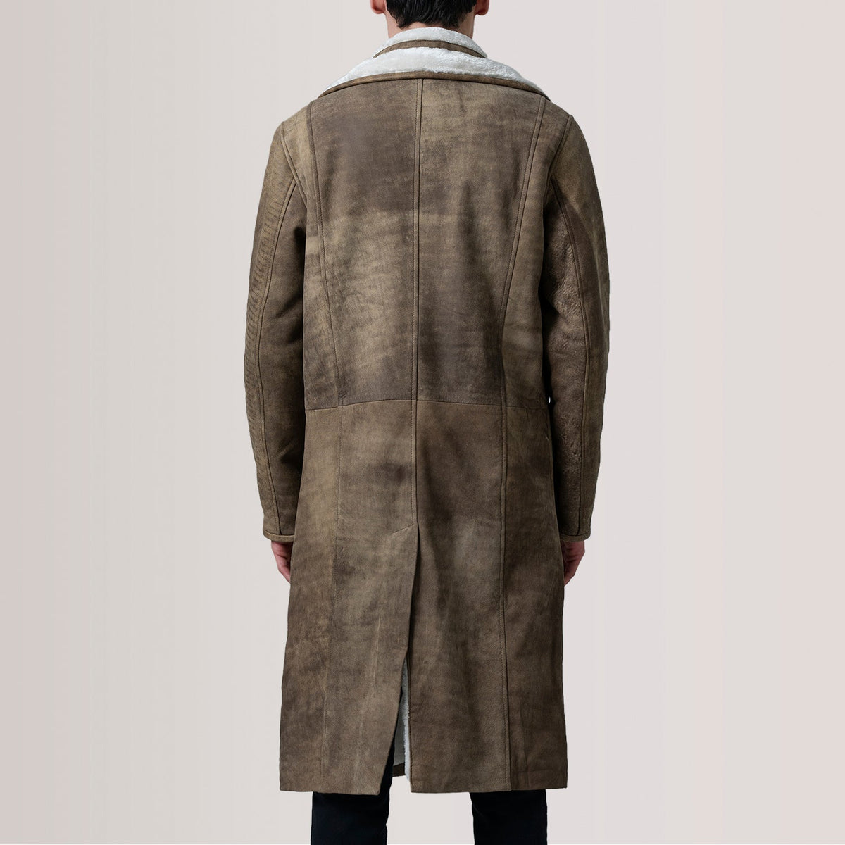 Detailopname of Notch & Button Hardware on Cai Distressed Brown Leather Shearling Coat For Men