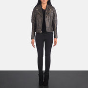 
Carolyn Quilted Distressed Brown Biker Jacket - Zijaanzicht met ergonomische mouwsnede