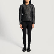Close-Up Detail of Classic Collar &amp; Snap Button Hardware on Women's Celeste Studded Zwart Leren Jas voor Dames