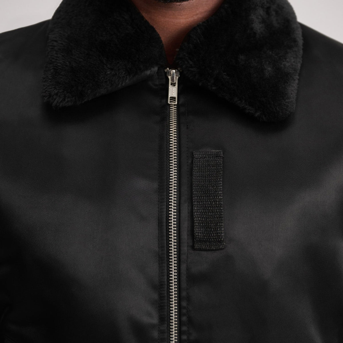 
Binnenweergave Showing Quilted Polyester Lining & Twee functionele binnenzakken