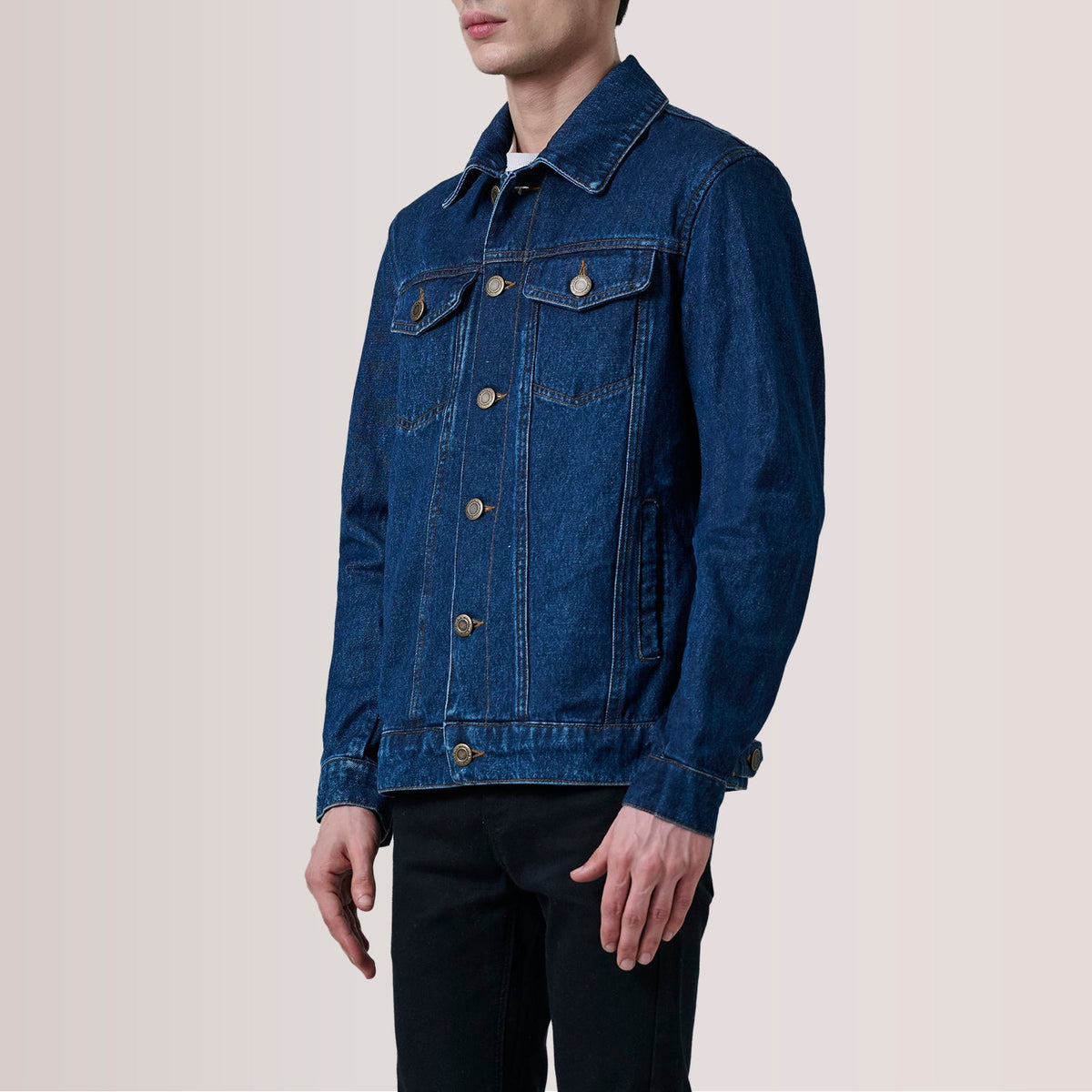 
Conard Dark Blauw Denim Trucker Leren Jas voor Heren For Men - Zijaanzicht met ergonomische mouwsnede