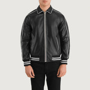 Close-Up Detail of Shirt collar &amp; Zipper Hardware on Cooper Zwart Leather Varsity Leren Jas voor Heren