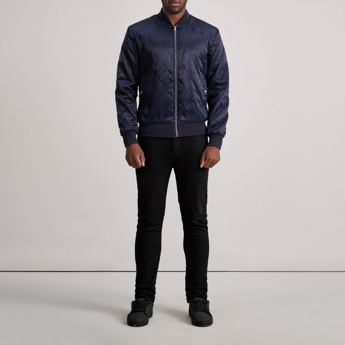 
Detailopname of Varsity & Zipper Hardware on Danson Gewatteerd Blauw Varsity Leren Jas voor Heren