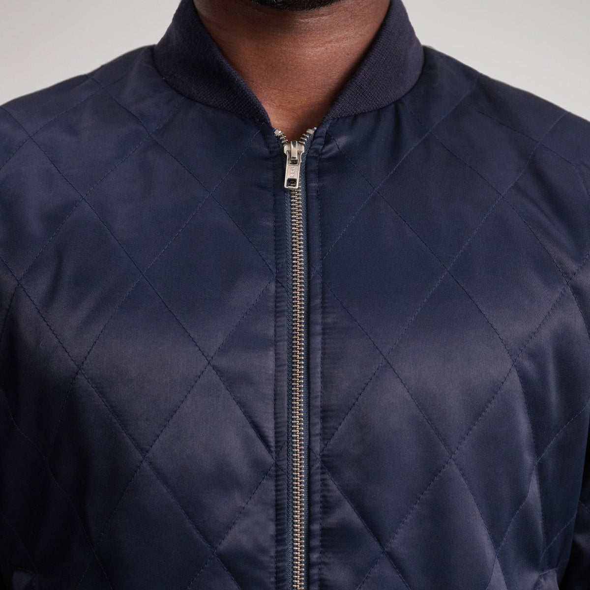 
Binnenweergave Showing Polyester Lining & Twee functionele binnenzakken