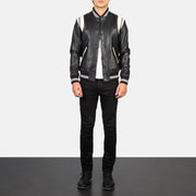 Men's Dantee Zwart Leather Varsity Leren Jas voor Heren - Lateral Side Profile View Showing Sleeve Cut &amp; Athletic Taper Fit