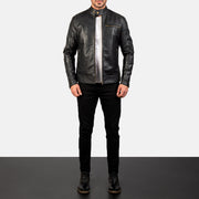Dean Zwart Leren Bikerjack voor Heren - Lateral Side Profile View Showing Sleeve Cut &amp; Athletic Taper Fit