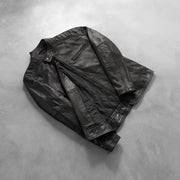 Styled Fit Perspective of Dean Zwart Leren Bikerjack voor Heren on Model - Natural Daylight Drape