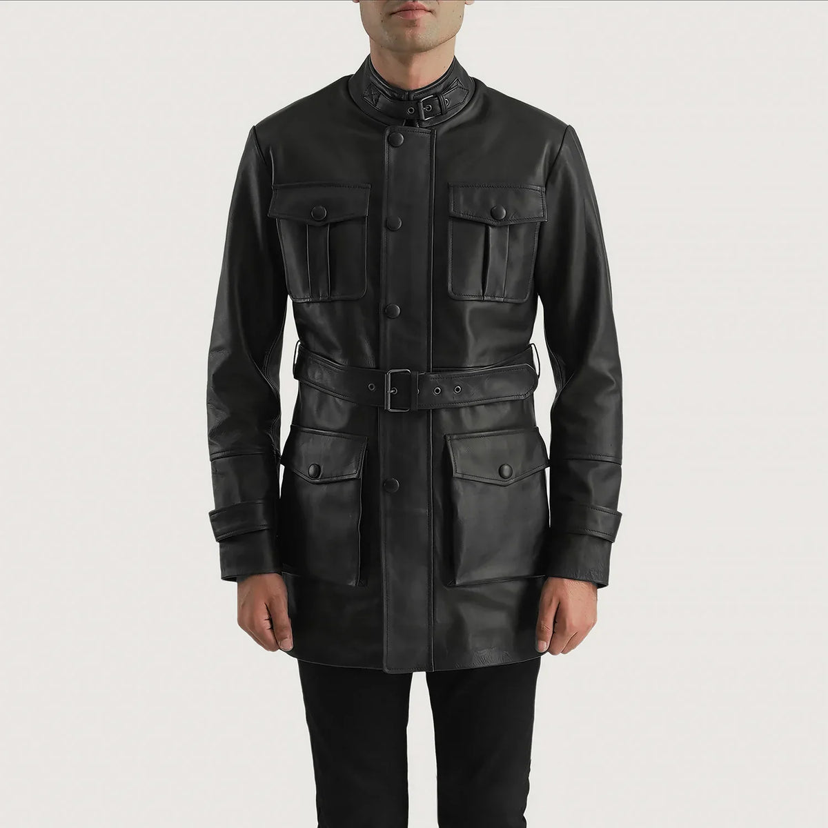 Close-Up Detail of High neck with Belt &amp; Snap button Hardware on Dolf Zwart Leren Jas voor Heren