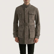 Close-Up Detail of High neck with Belt &amp; Snap button Hardware on Dolf Grey Suède Jas voor Heren