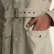 Close-Up Detail of High neck with Belt &amp; Snap button Hardware on Dolf Off-White Suède Jas voor Heren