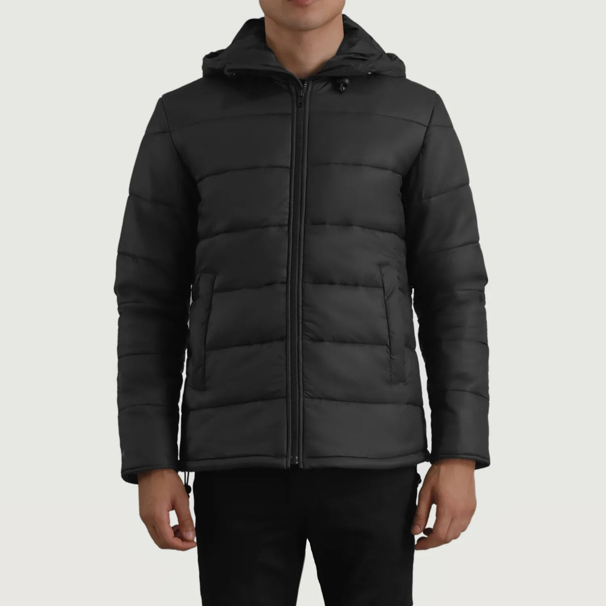
Erico Zwart Hooded Puffer Leren Jas voor Heren in zwart rundleer - Vooraanzicht & getailleerd silhouet | Online kopen