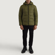 
Erico Groen Hooded Puffer Leren Jas voor Heren - Zijaanzicht met ergonomische mouwsnede
