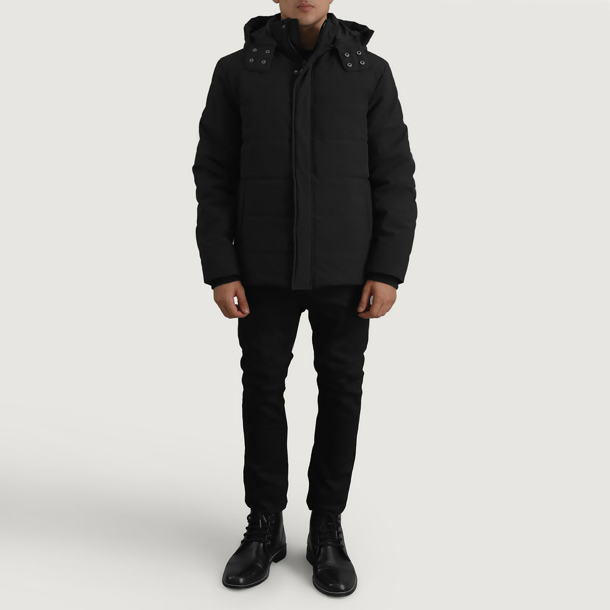 Close-Up Detail of Classic Collar &amp; Zipper With Placket. Hardware on Exton Zwart Hooded Down Puffer Leren Jas voor Heren