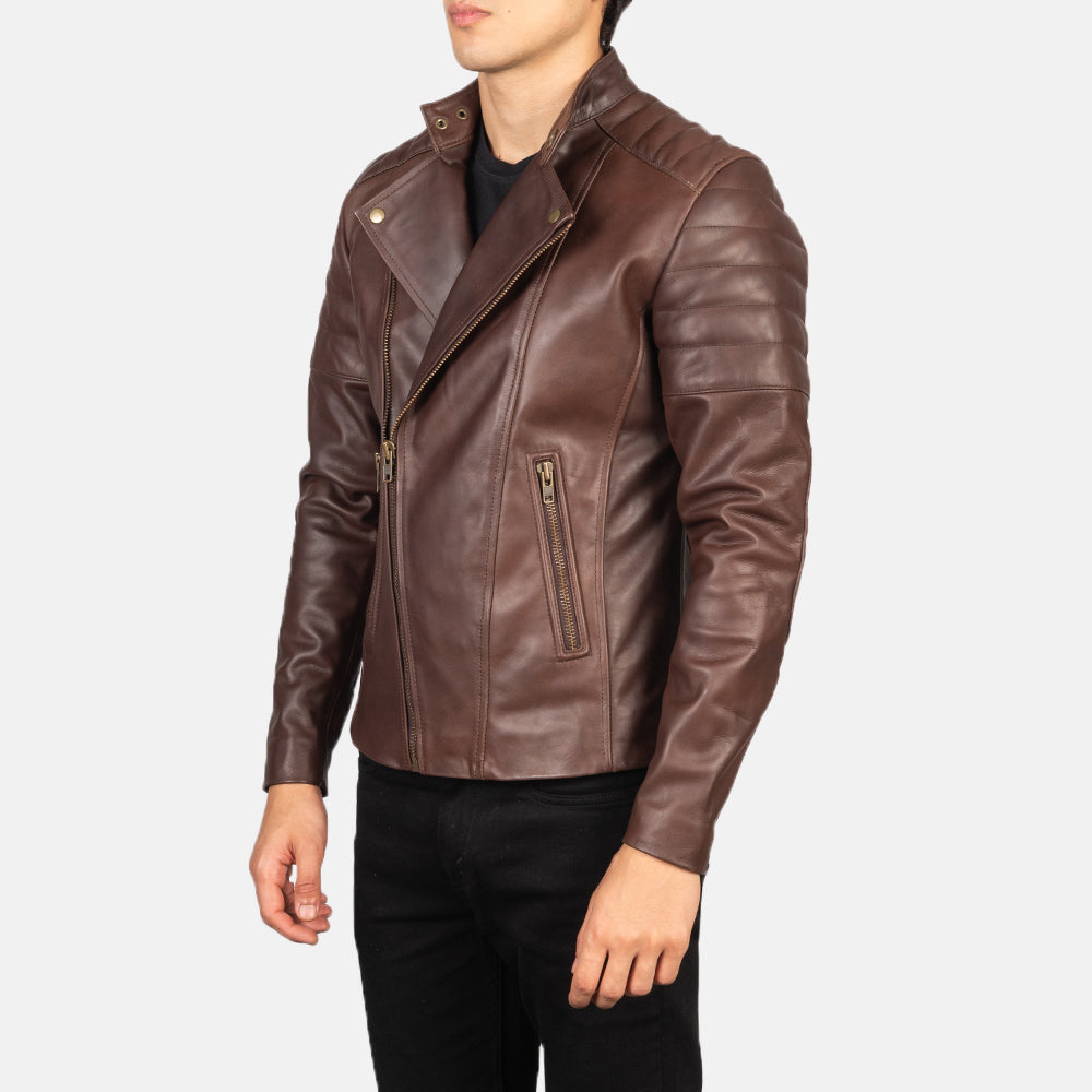 
Gedragen perspectief van Faisor Mocha Suede Biker Jacket op model - Natuurlijke valling bij daglicht