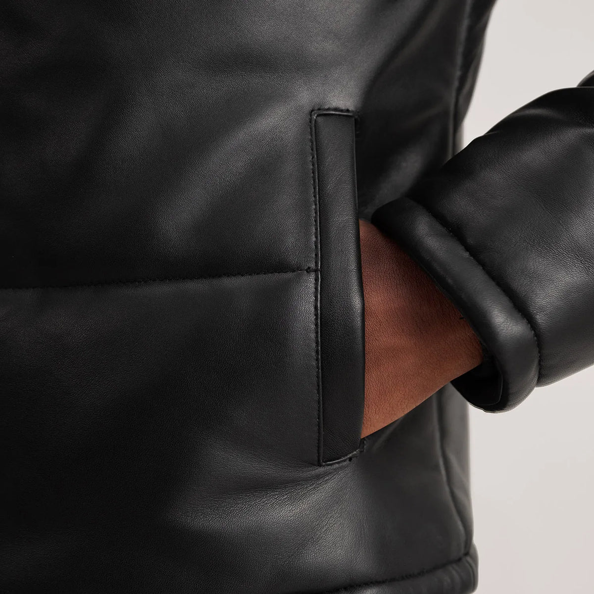
Binnenweergave Showing Polyester Lining & Twee functionele binnenzakken